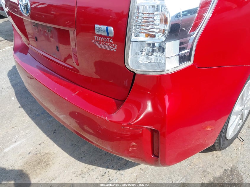 2013 TOYOTA PRIUS V auction photo 6