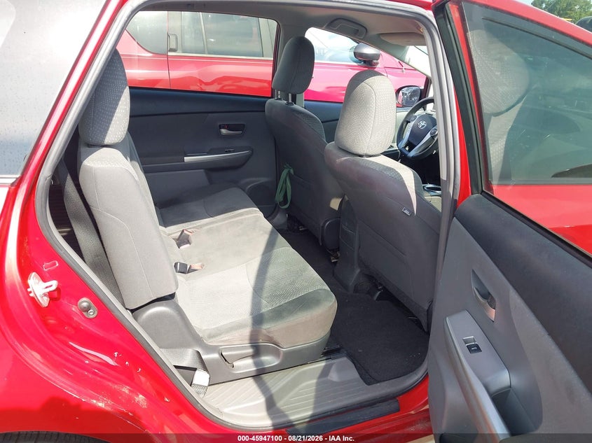 2013 TOYOTA PRIUS V auction photo 8