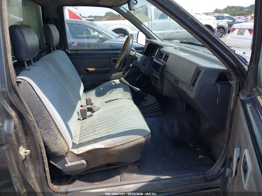 1993 NISSAN TRUCK auction photo 5