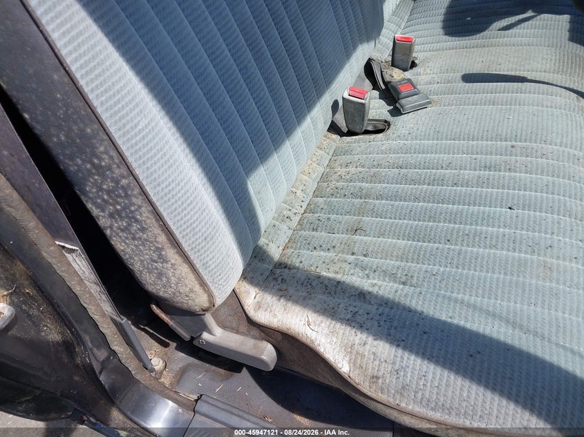1993 NISSAN TRUCK auction photo 6