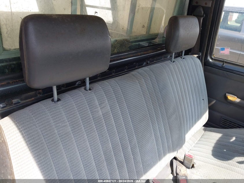 1993 NISSAN TRUCK auction photo 8