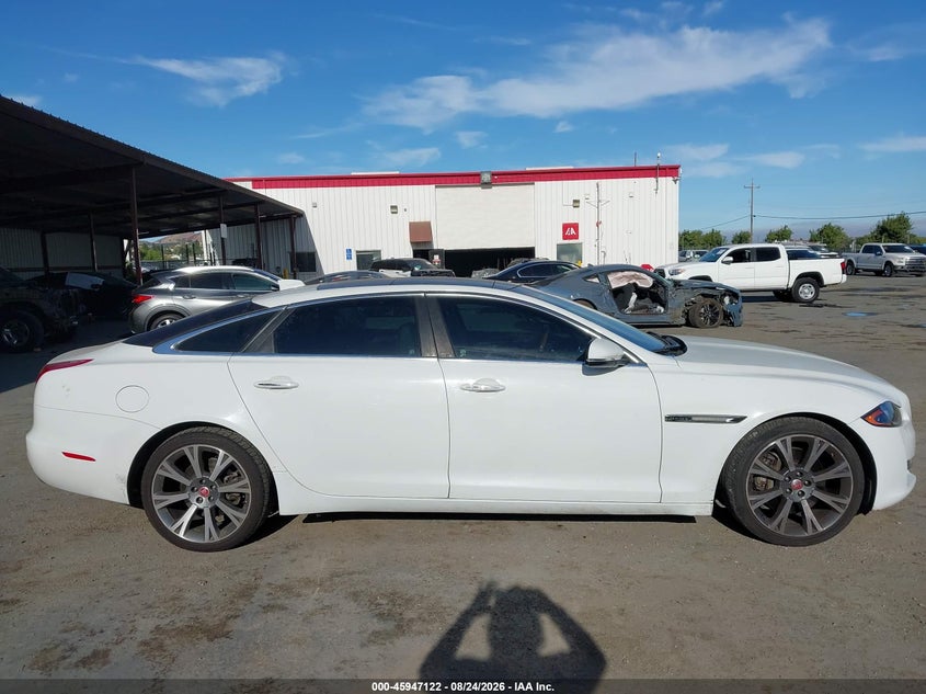 JAGUAR XJ 2016 VIN SAJWJ2GD8G8W02962