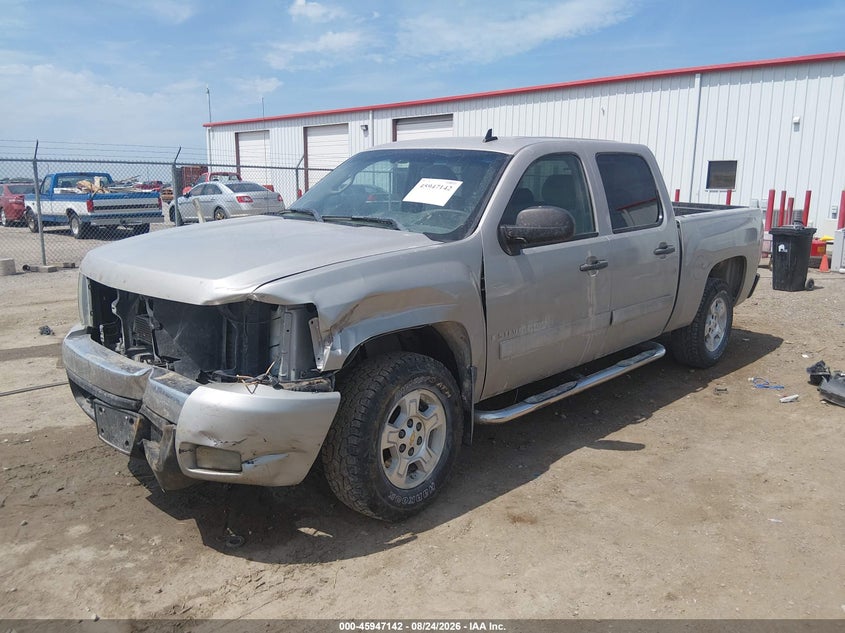 2007 Chevrolet Silverado, Left Front, IAAI, VIN 3GCEC13J07G519384 — photo 2