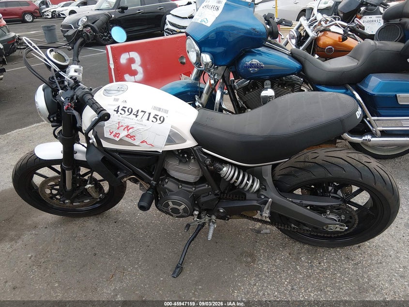 DUCATI SCRAMBLER 2015