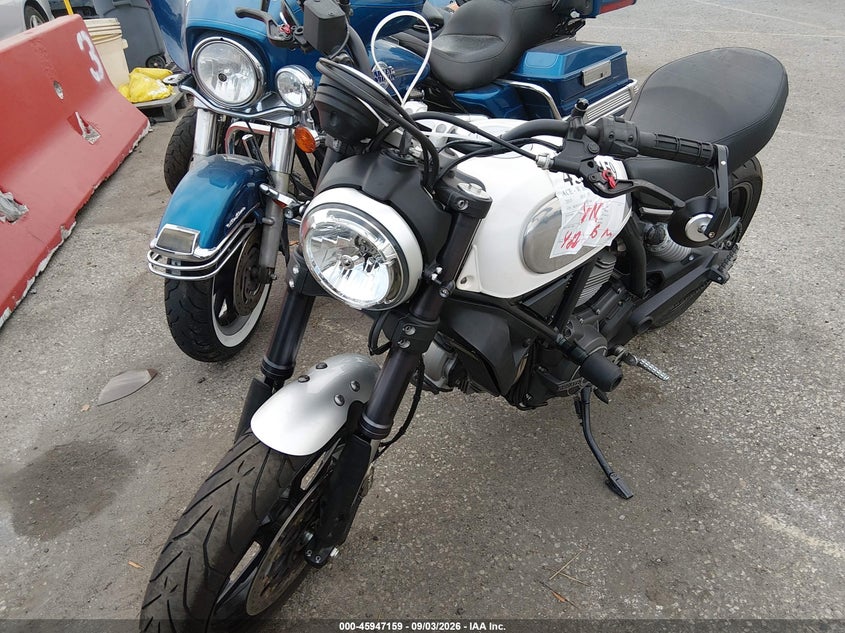 DUCATI SCRAMBLER 2015