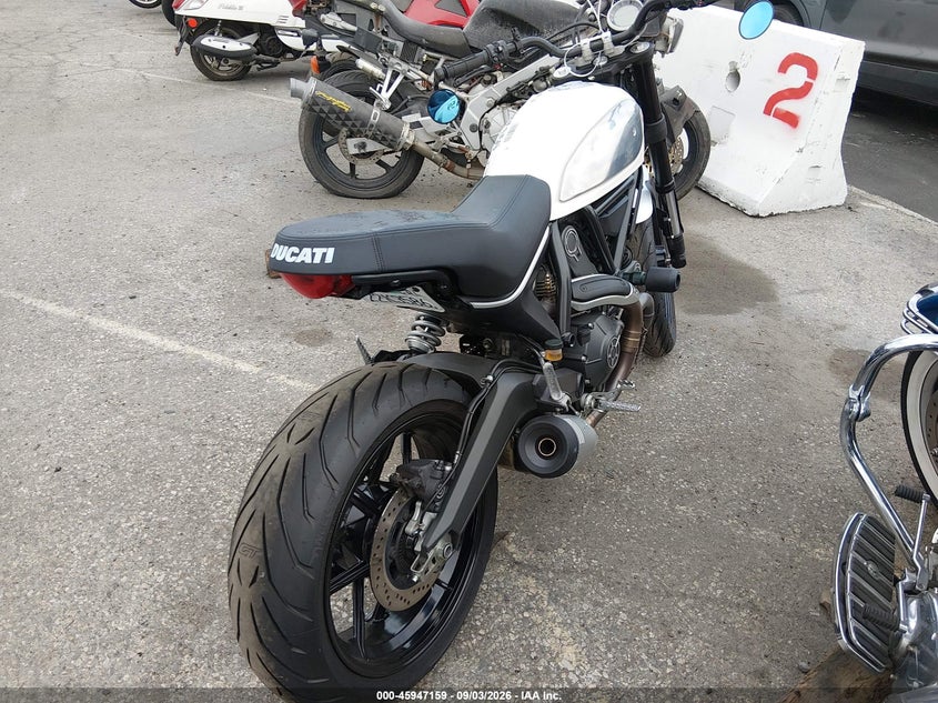 DUCATI SCRAMBLER 2015