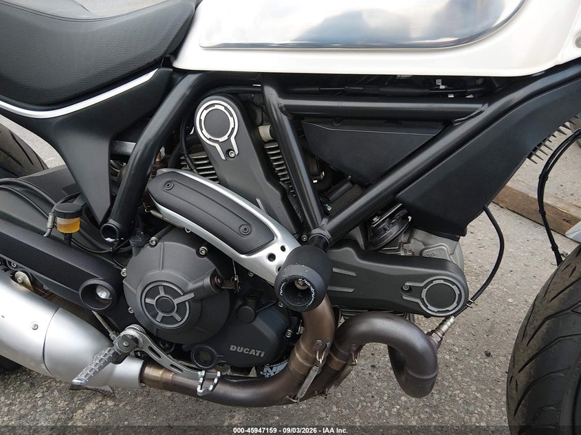 DUCATI SCRAMBLER 2015