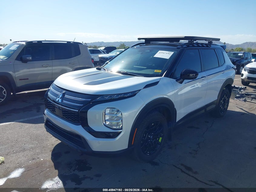 2026 Mitsubishi Outlander, Rear, IAAI, VIN JA4J4VABXTZ005707 — photo 2