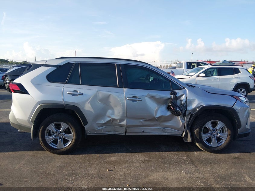 TOYOTA RAV4 - zdjęcie 13
