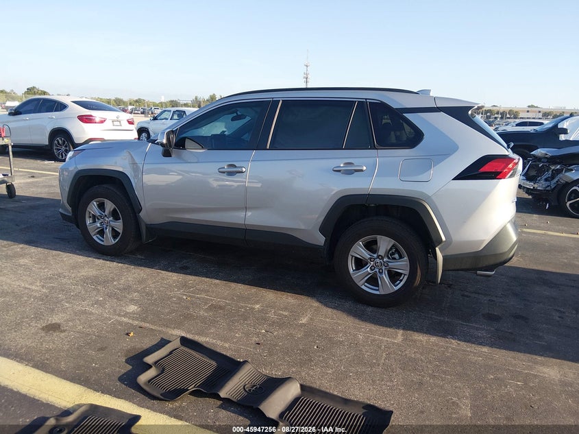 TOYOTA RAV4 - zdjęcie 3