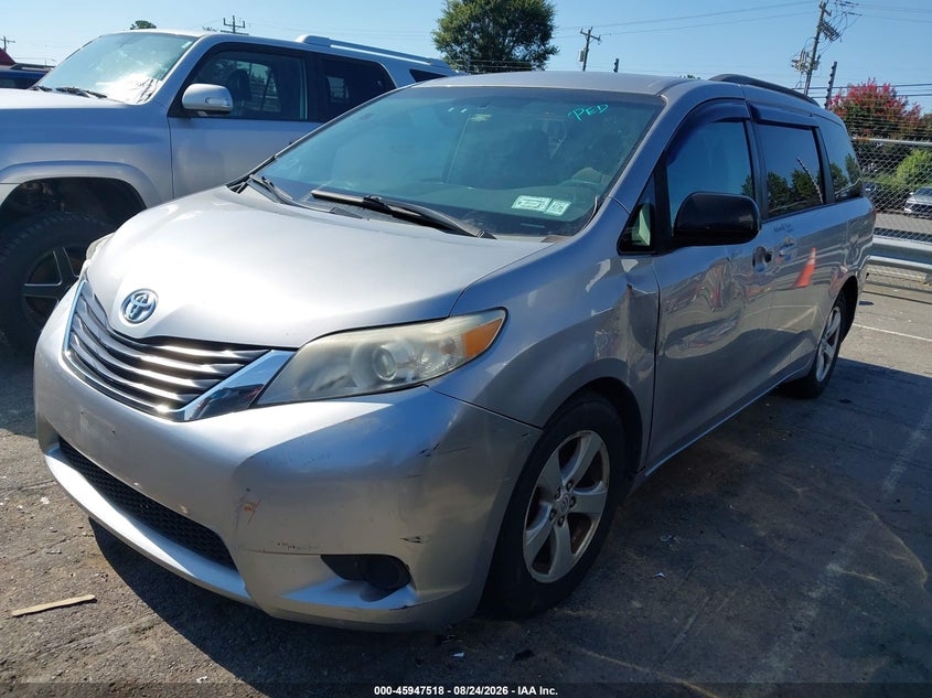 2011 TOYOTA SIENNA auction photo 2