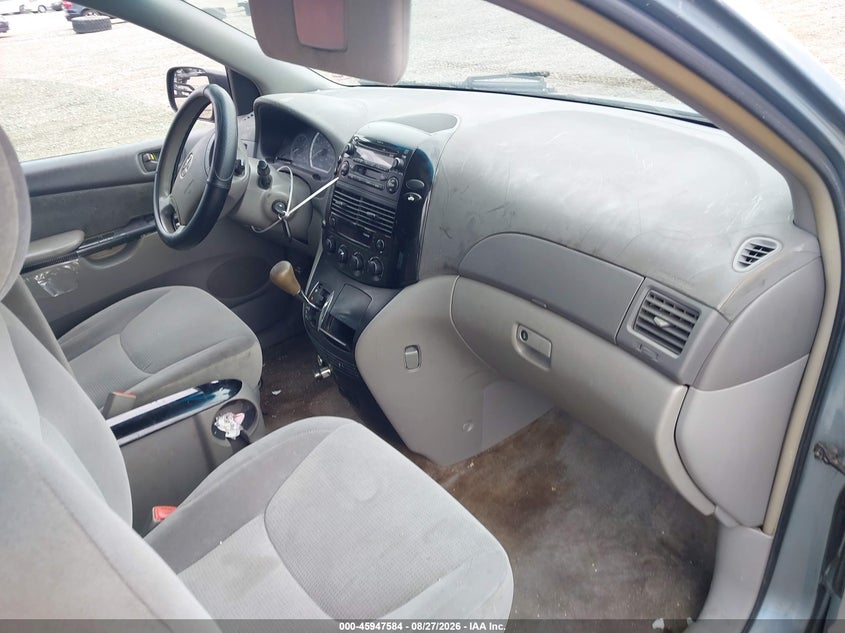 2005 TOYOTA SIENNA auction photo 5
