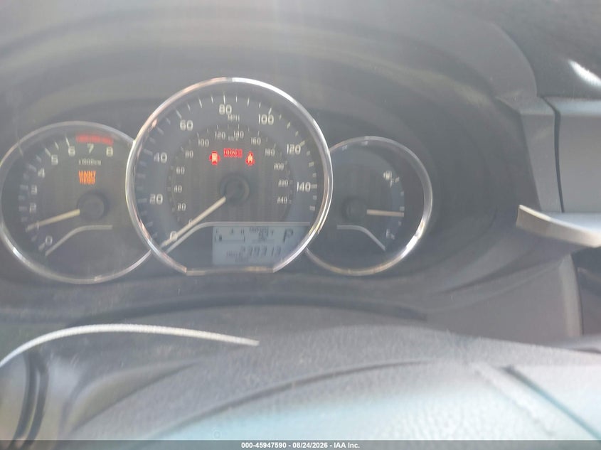 2014 TOYOTA COROLLA auction photo 7