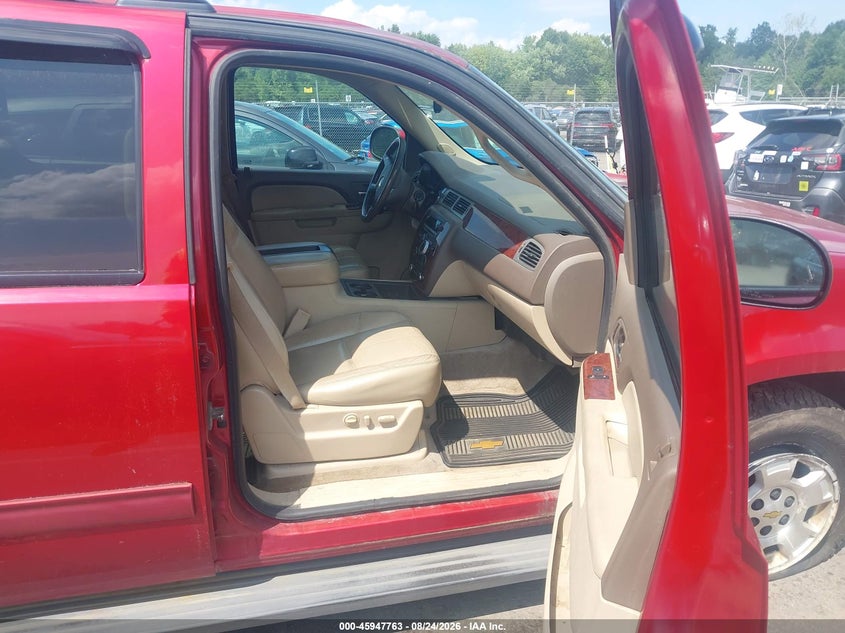 2012 CHEVROLET SUBURBAN auction photo 5