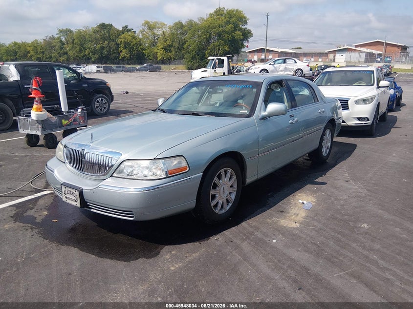 2007 LINCOLN TOWN CAR auction photo 2
