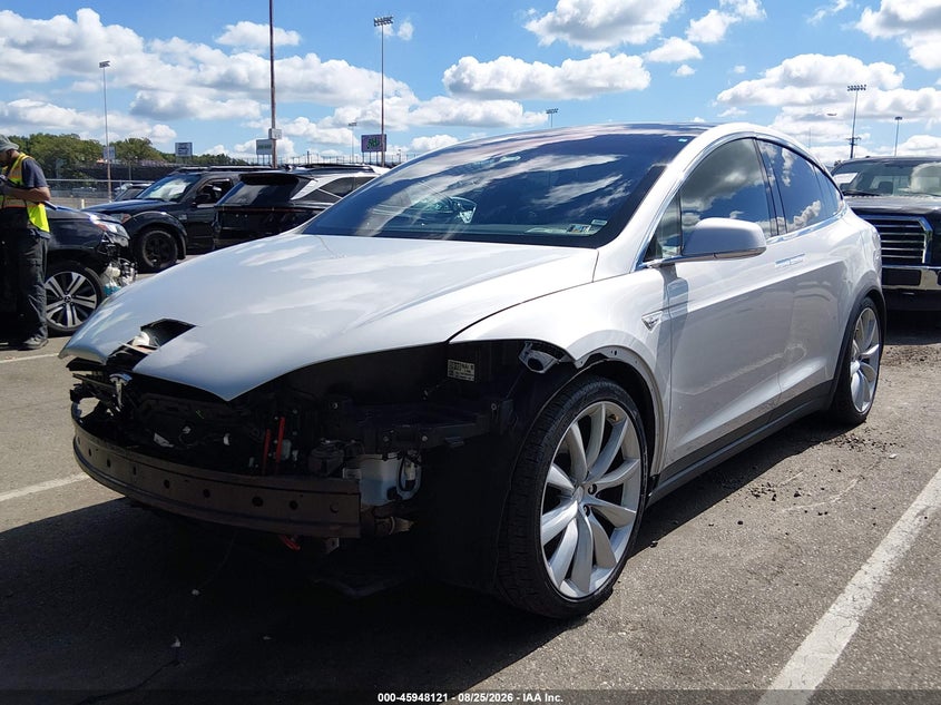 2016 Tesla Model X, Front End, IAAI, VIN 5YJXCBE26GF007896 — photo 2