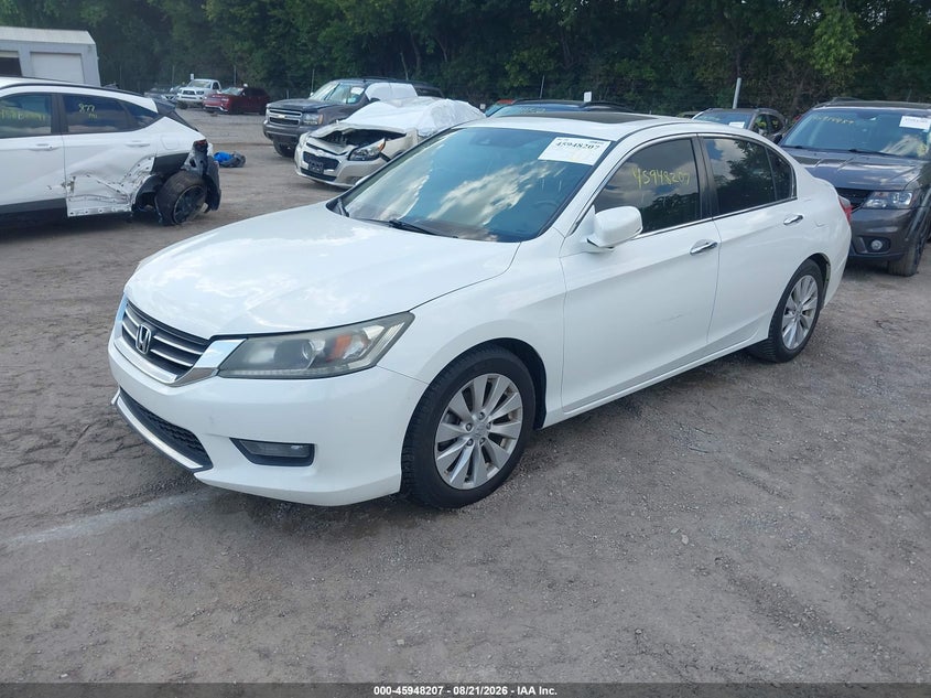 2015 Honda Accord, Normal Wear & Tear, IAAI, VIN 1HGCR2F87FA096838 — photo 2
