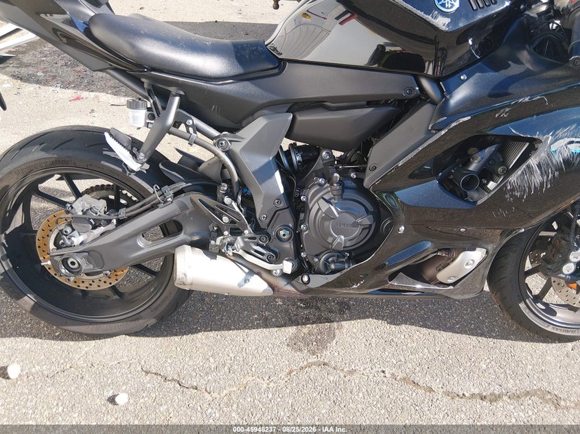 YAMAHA YZFR7 2023