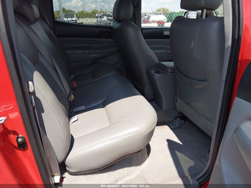 2005 TOYOTA TACOMA auction photo 8