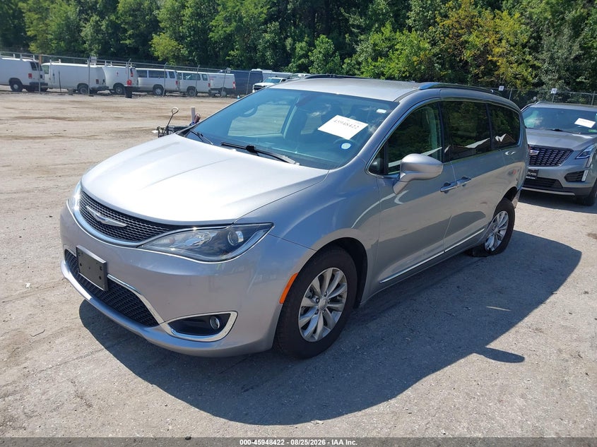 2020 Chrysler Pacifica, Left Rear, IAAI, VIN 2C4RC1BGXLR101698 — photo 2