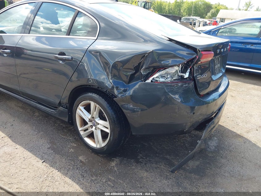 2015 VOLVO S60 auction photo 6