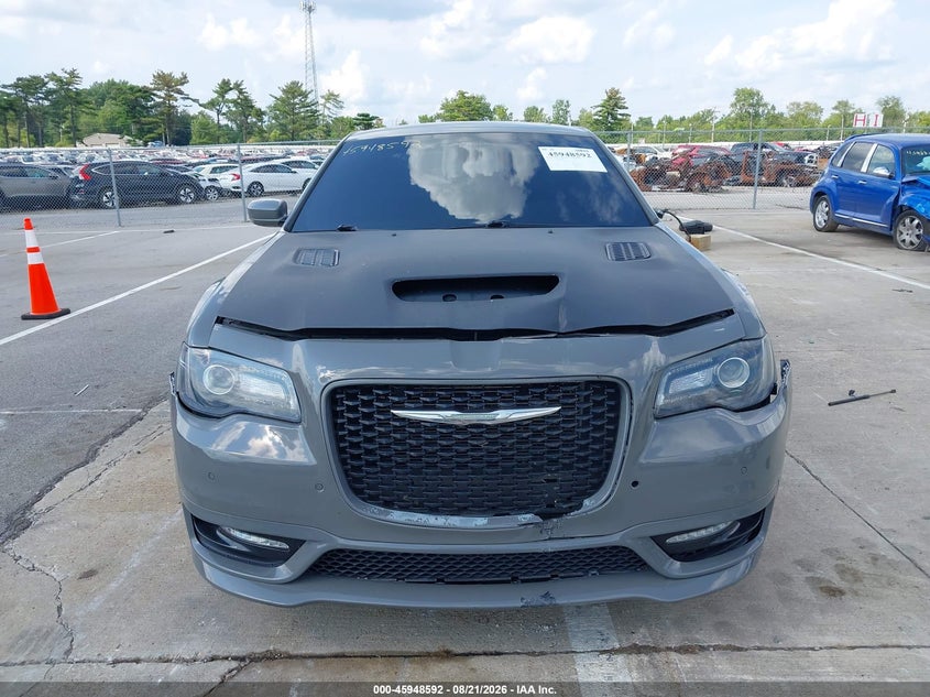 Фото 12 - CHRYSLER 300