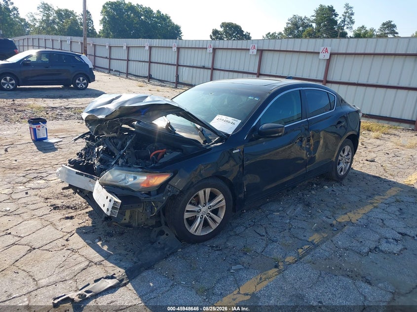 2013 Acura ILX, Front & Rear, IAAI, VIN 19VDE3F73DE300128 — photo 2