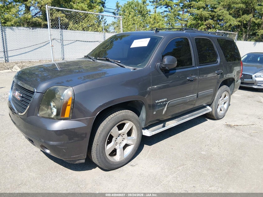 2010 GMC YUKON auction photo 2