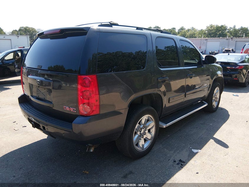2010 GMC YUKON auction photo 4