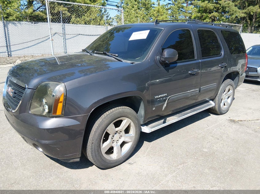 2010 GMC YUKON auction photo 6
