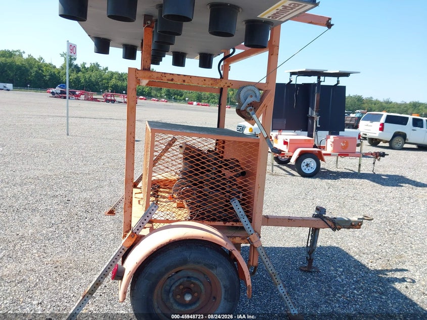 2000 AMIDA ARROWBOARD TRAFFIC SIGN auction photo 5