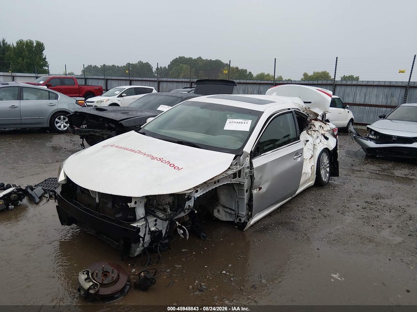 2013 TOYOTA AVALON HYBRID auction photo 2