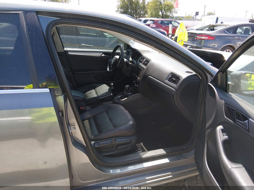 2017 VOLKSWAGEN JETTA auction photo 5