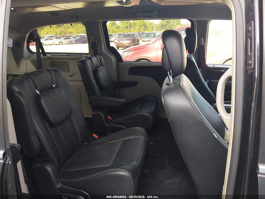 CHRYSLER TOWN & COUNTRY 2016 VIN 2C4RC1BG7GR158981
