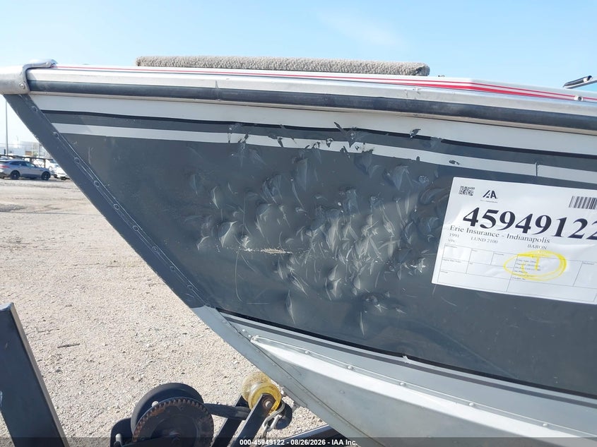 1991 LUND BARON 2100 BOAT AND TRAILER auction photo 6