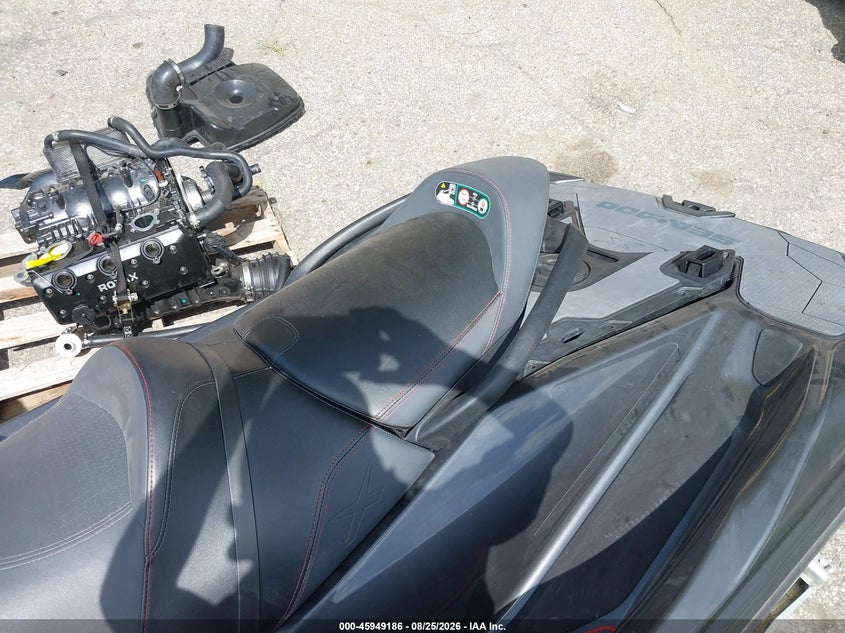 2022 SEADOO PERSONAL WATERCRAFT auction photo 8
