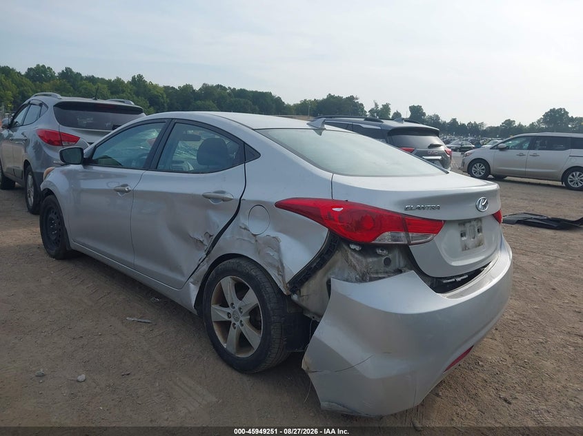 2013 HYUNDAI ELANTRA auction photo 3