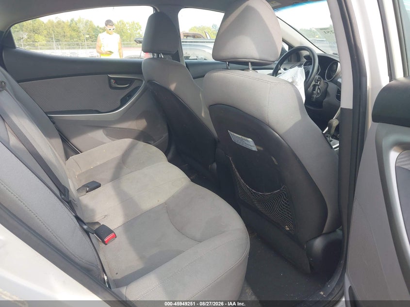 2013 HYUNDAI ELANTRA auction photo 8