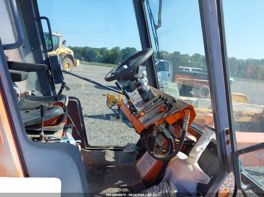 2005 LAYMOR 3 WHEEL SWEEPER auction photo 5