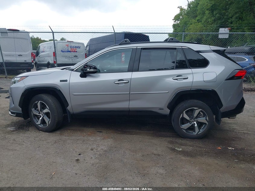2023 TOYOTA RAV4 PRIME SE · Фото 14