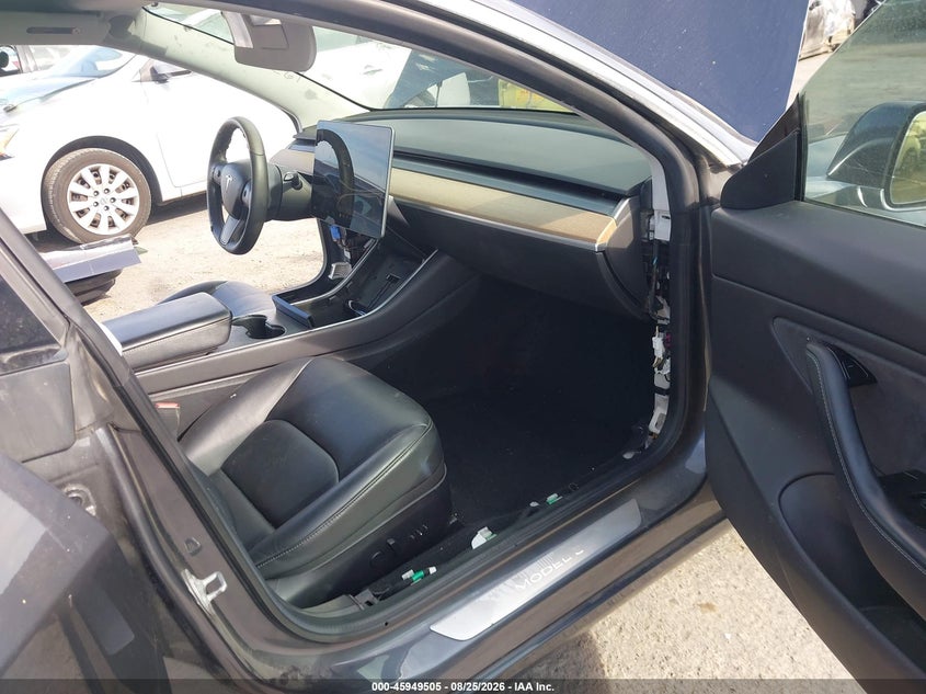 2019 TESLA MODEL 3 auction photo 5