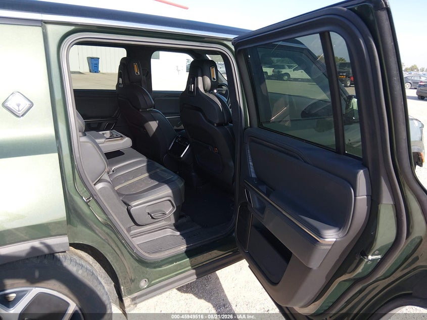 2024 RIVIAN R1S auction photo 8