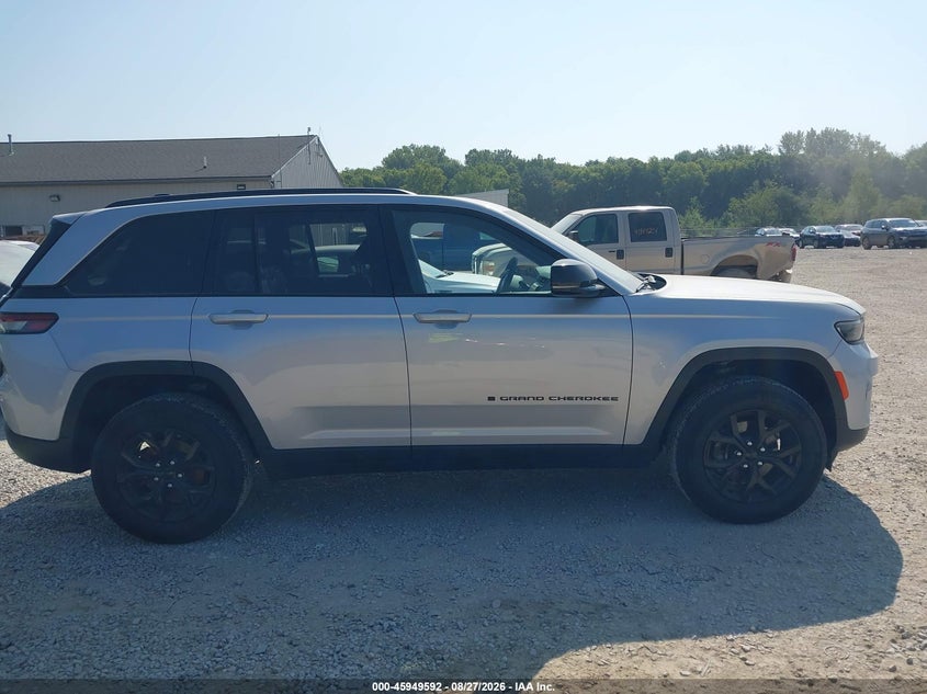 JEEP GRAND CHEROKEE - zdjęcie 14