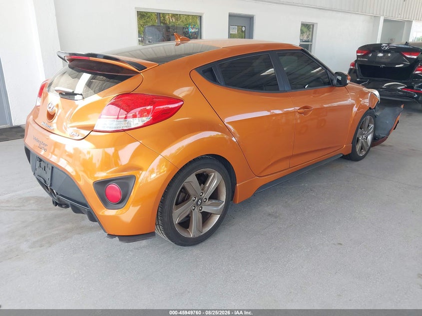 2013 HYUNDAI VELOSTER auction photo 4