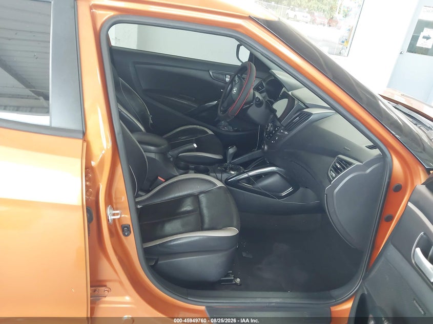 2013 HYUNDAI VELOSTER auction photo 5