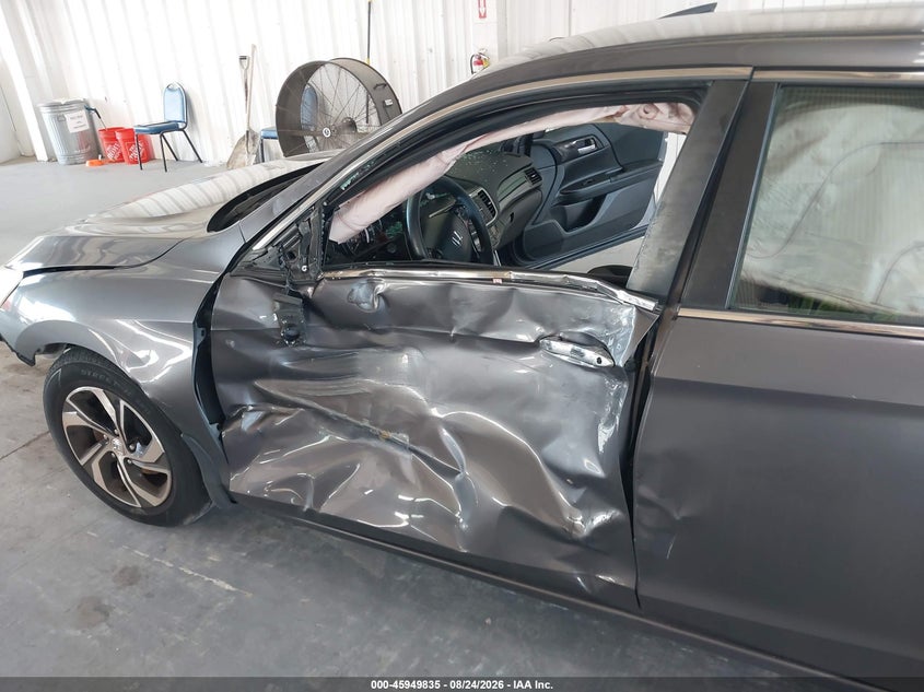 2017 HONDA ACCORD auction photo 6