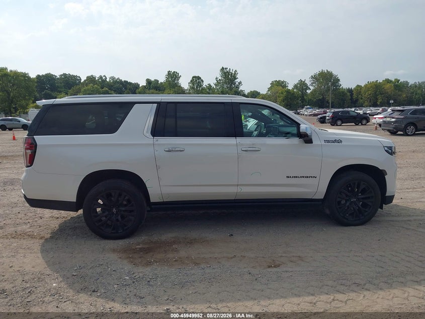 CHEVROLET SUBURBAN - zdjęcie 13