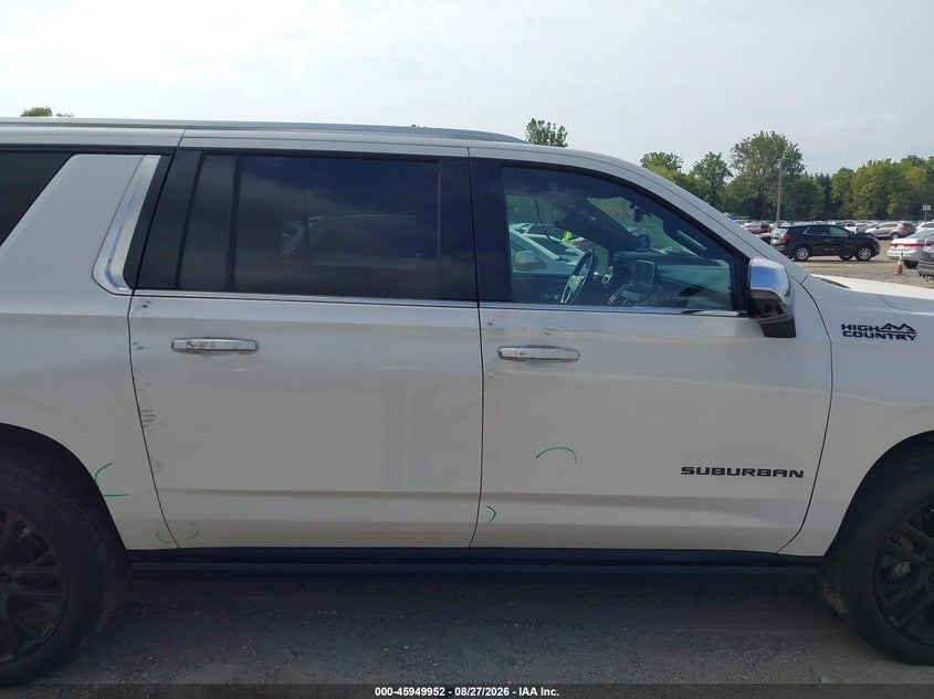 CHEVROLET SUBURBAN - zdjęcie 6