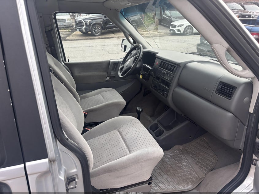 2002 VOLKSWAGEN EUROVAN auction photo 5