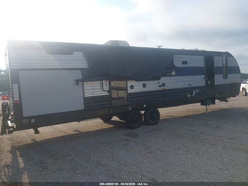 2022 FOREST RIVER CHEROKEE LIMITED 294KM TRAVEL TRAILER auction photo 4